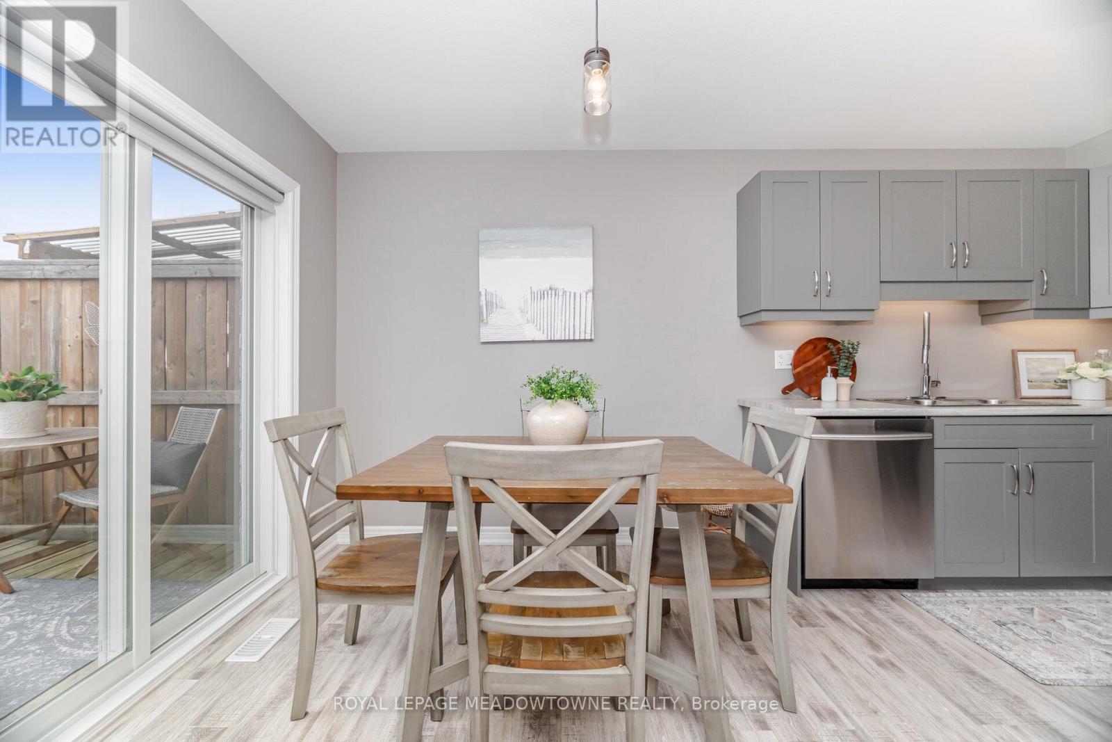 












6338 SHAPTON CRESCENT

,
Niagara Falls,




Ontario
L2H0L9

