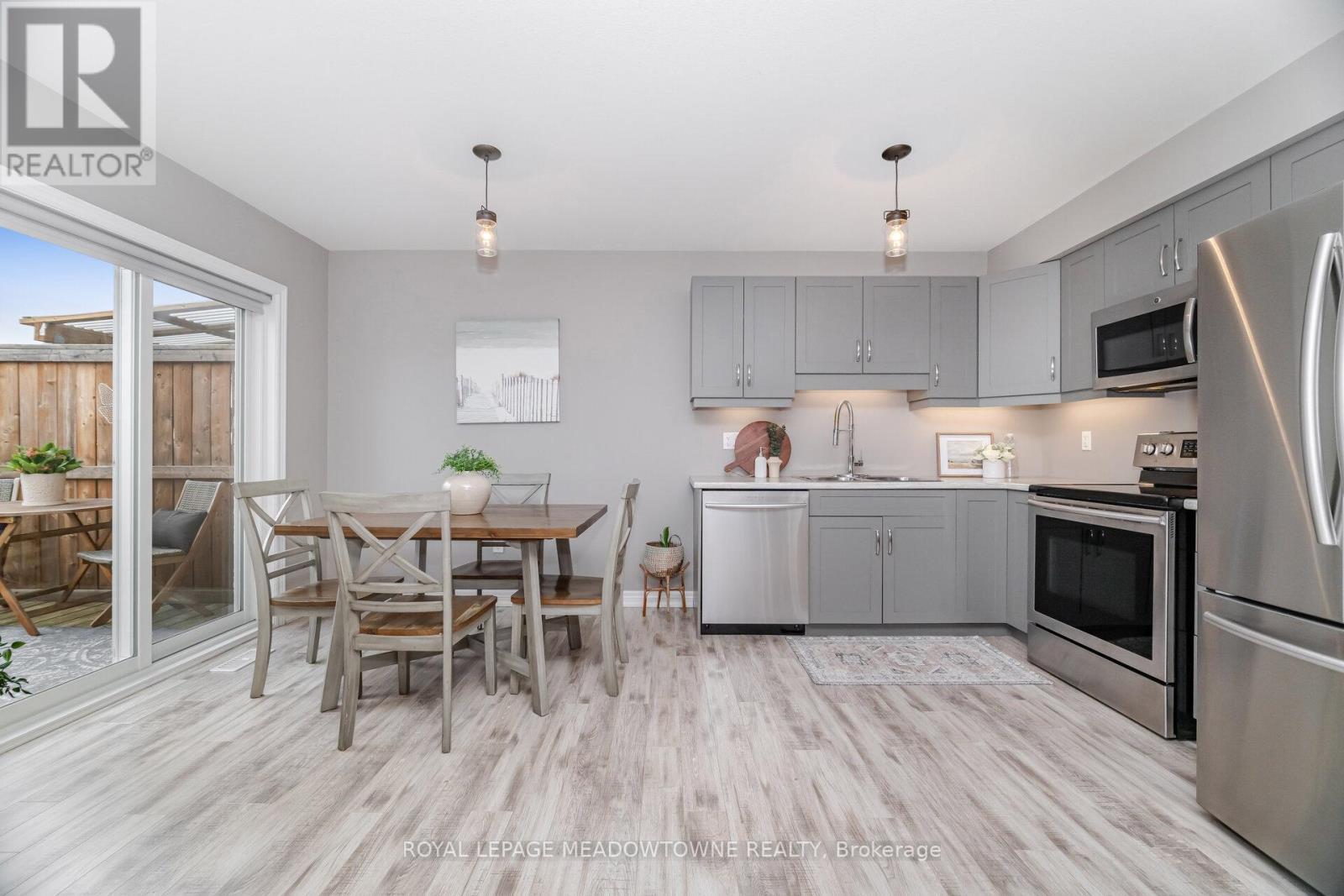 












6338 SHAPTON CRESCENT

,
Niagara Falls,




Ontario
L2H0L9

