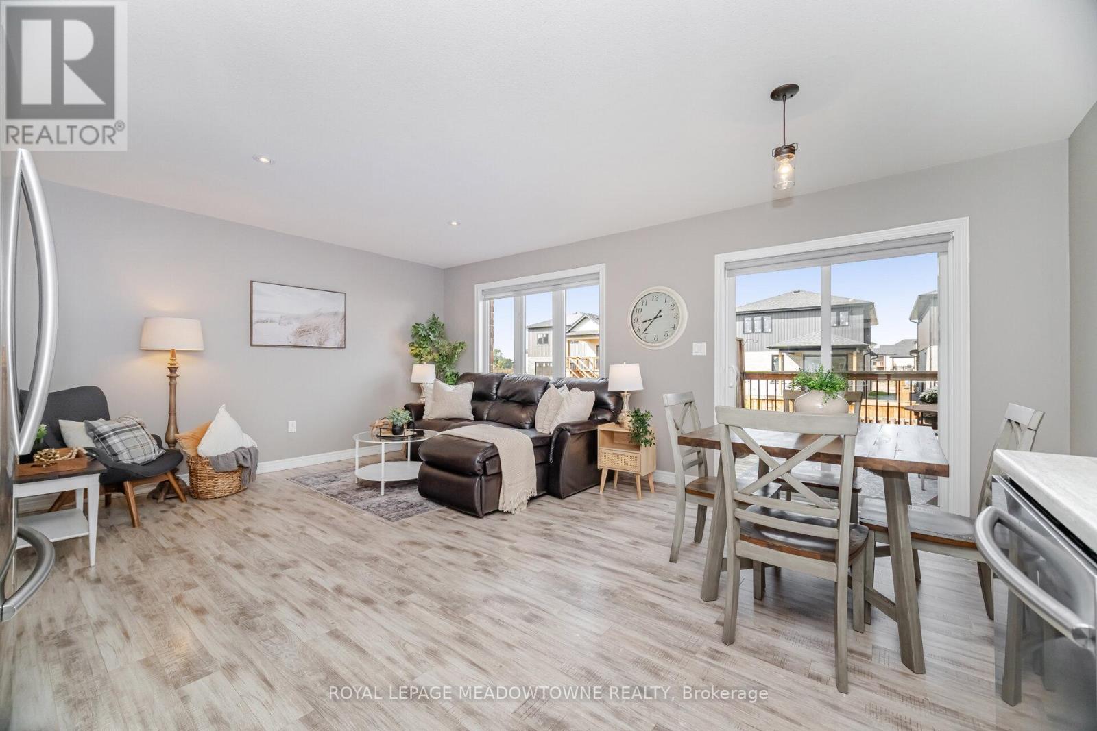 












6338 SHAPTON CRESCENT

,
Niagara Falls,




Ontario
L2H0L9

