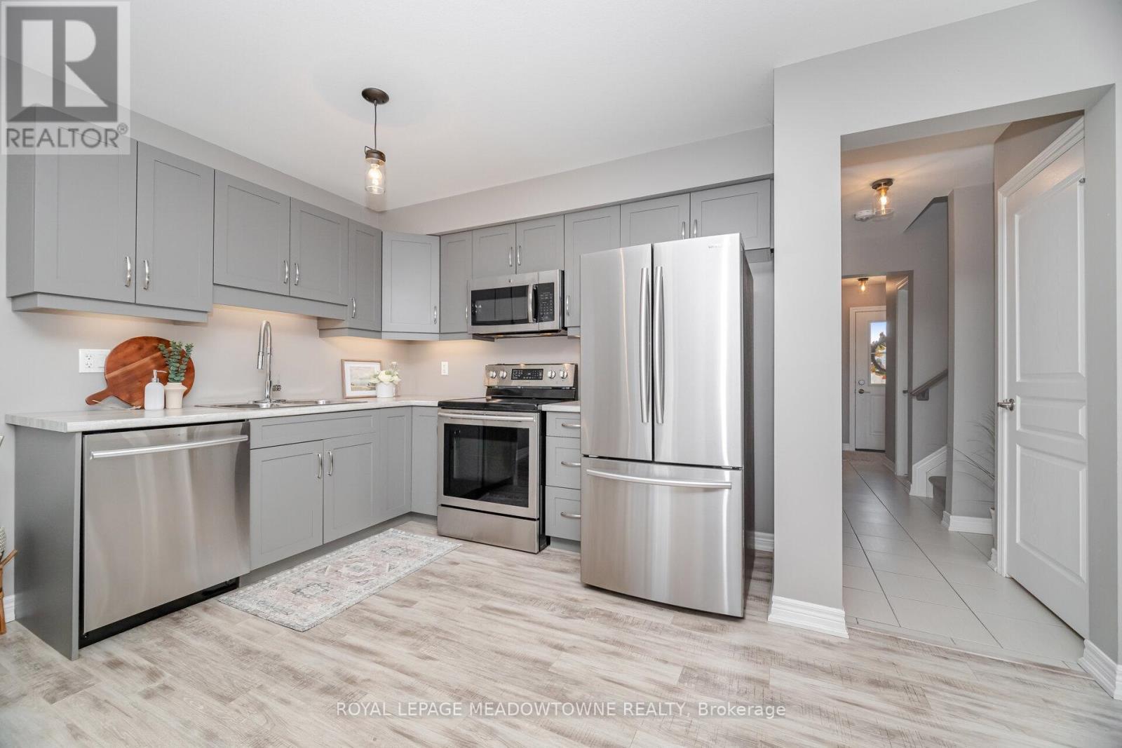 












6338 SHAPTON CRESCENT

,
Niagara Falls,




Ontario
L2H0L9

