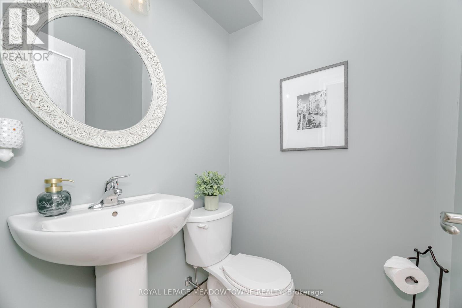 












6338 SHAPTON CRESCENT

,
Niagara Falls,




Ontario
L2H0L9

