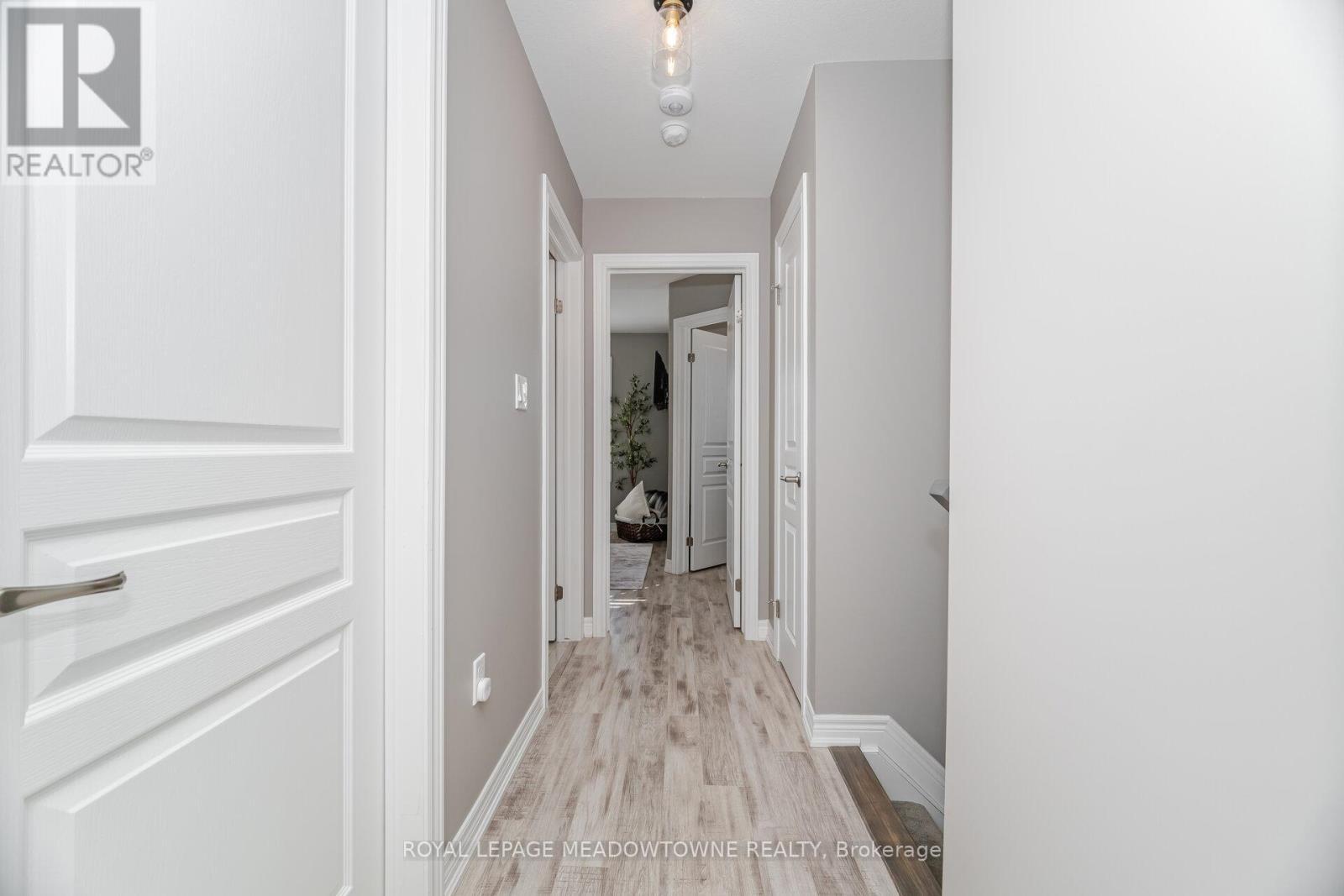 












6338 SHAPTON CRESCENT

,
Niagara Falls,




Ontario
L2H0L9

