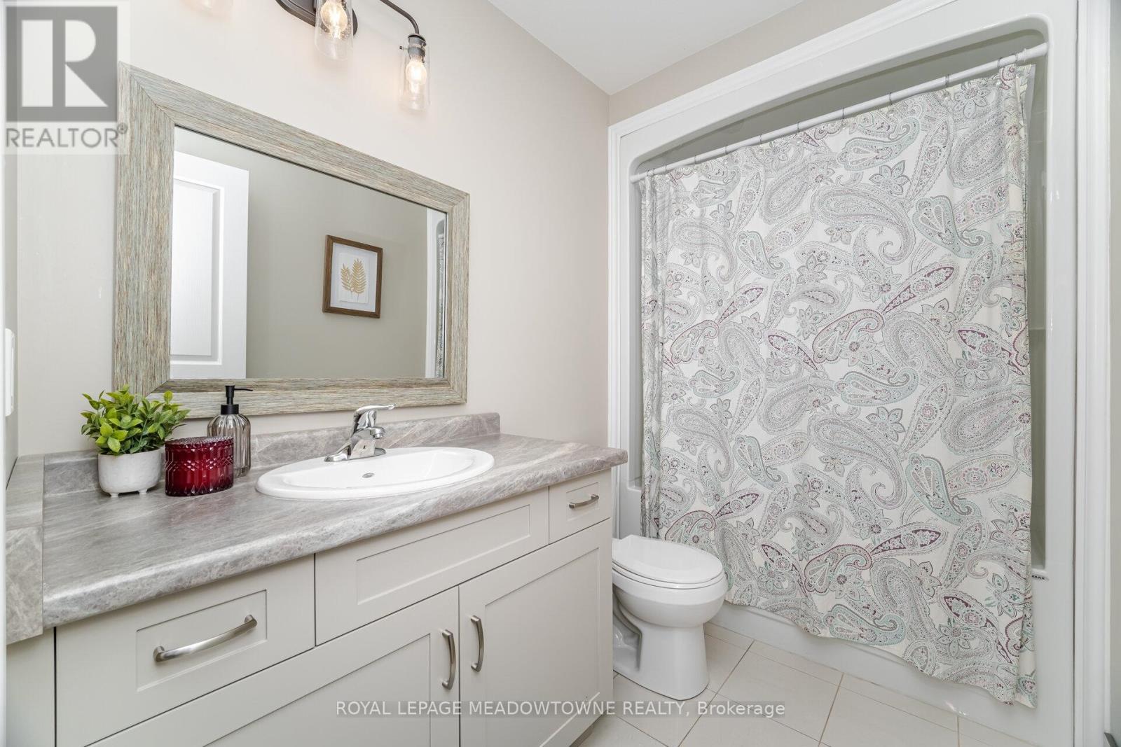 












6338 SHAPTON CRESCENT

,
Niagara Falls,




Ontario
L2H0L9

