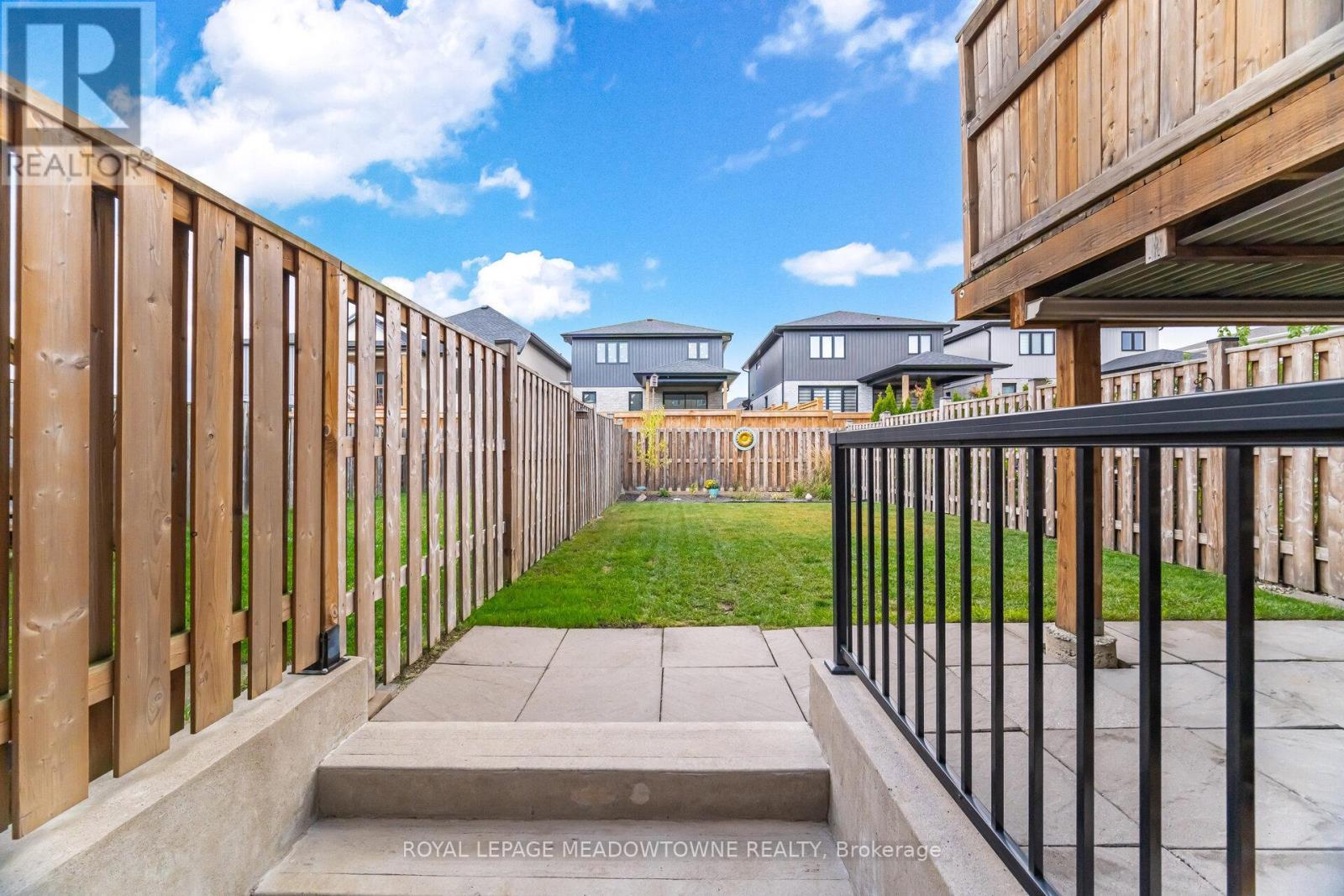 












6338 SHAPTON CRESCENT

,
Niagara Falls,




Ontario
L2H0L9

