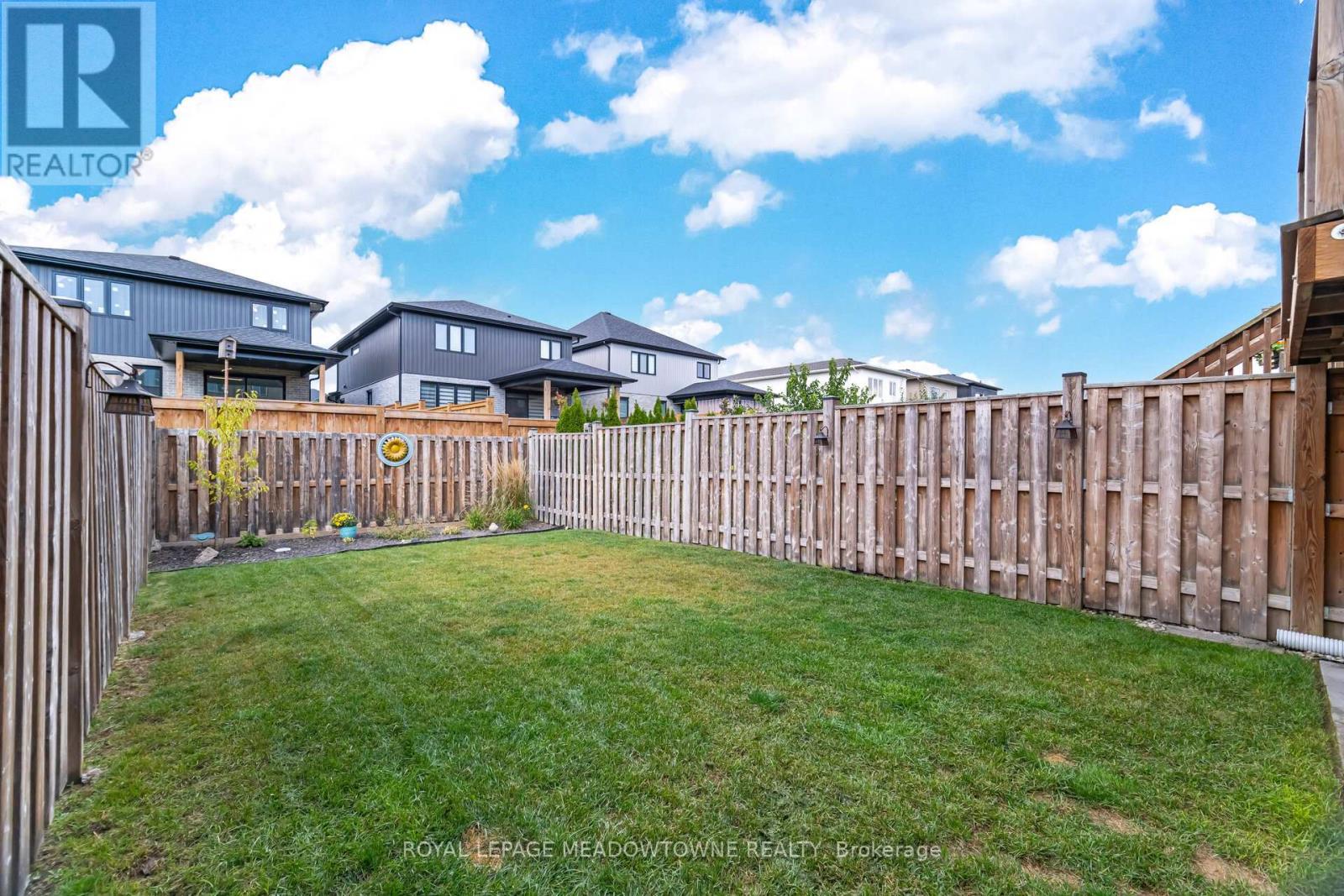 












6338 SHAPTON CRESCENT

,
Niagara Falls,




Ontario
L2H0L9

