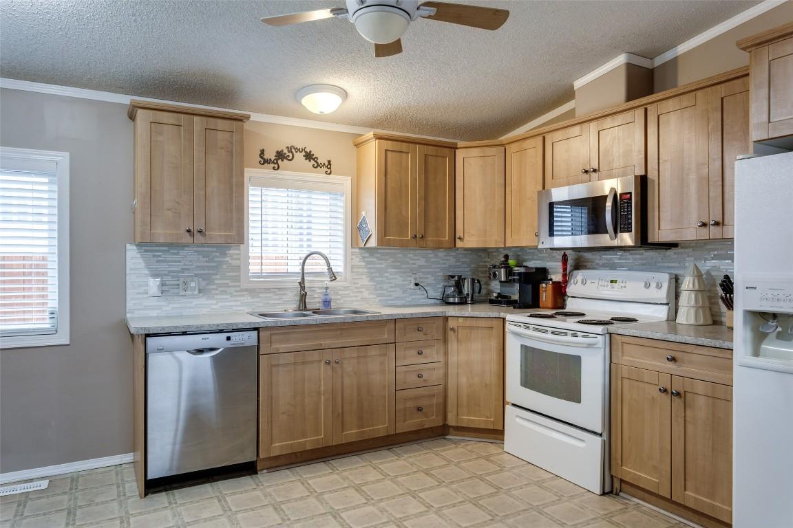 









2440


Old Okanagan

Highway, 1026



BC
V4T 3A3

