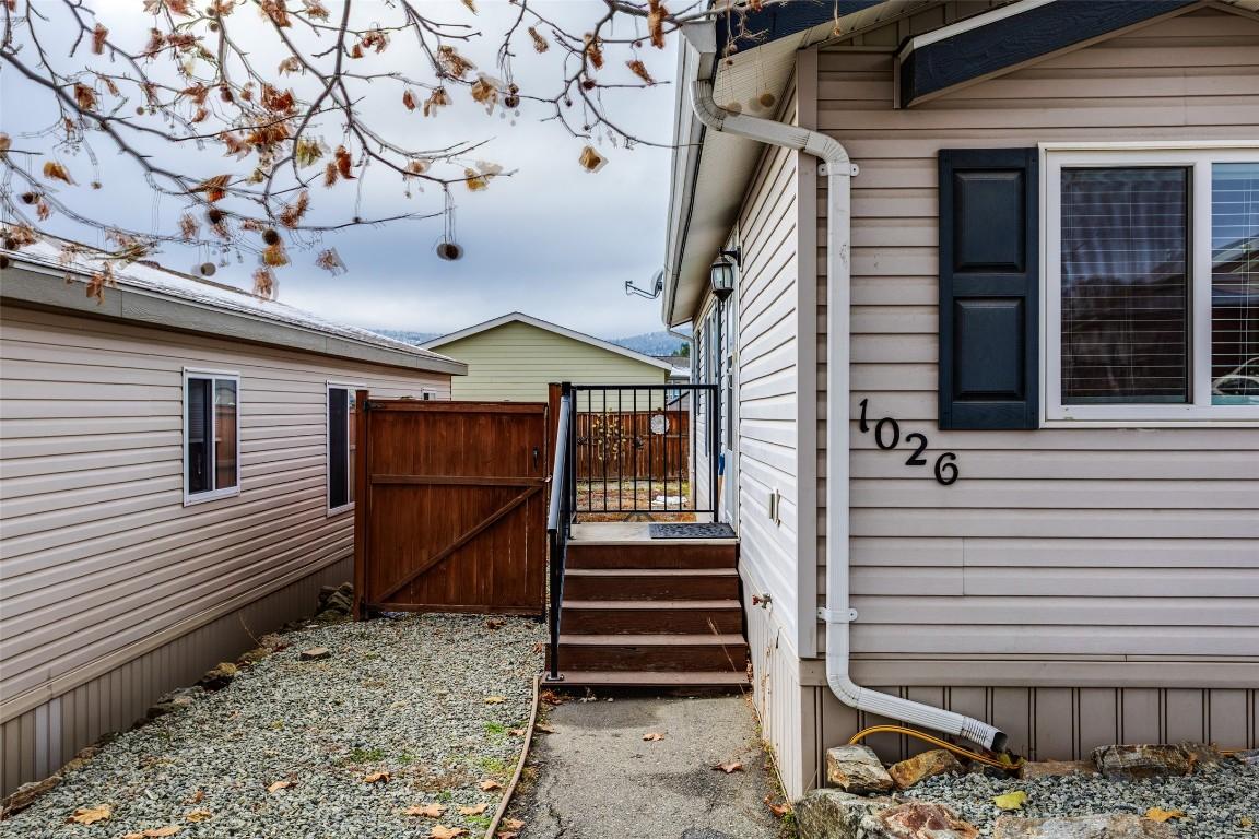 









2440


Old Okanagan

Highway, 1026



BC
V4T 3A3

