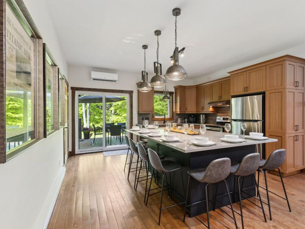 









115


Ch. des Futaies

,
Mont-Tremblant,




QC
J8E0E7

