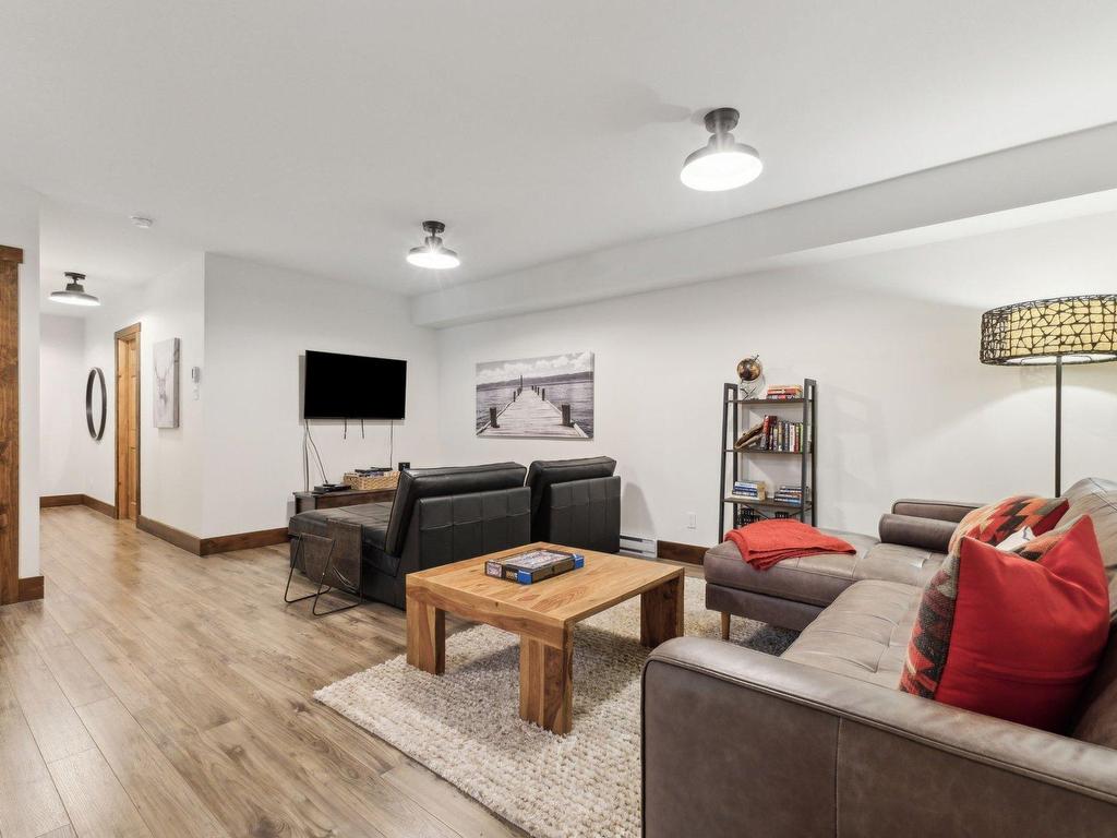 









115


Ch. des Futaies

,
Mont-Tremblant,




QC
J8E0E7

