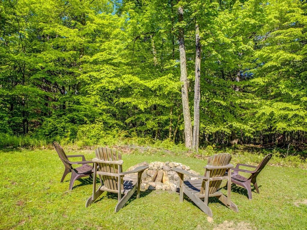 









115


Ch. des Futaies

,
Mont-Tremblant,




QC
J8E0E7

