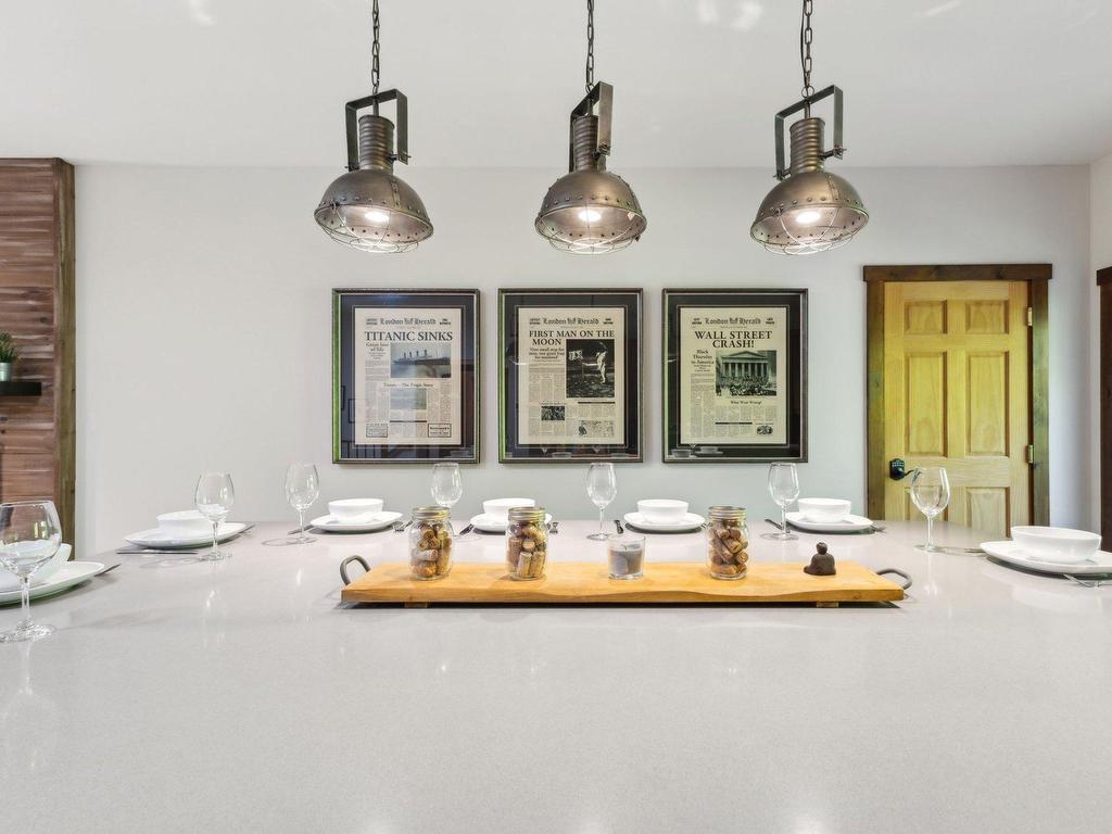 









115


Ch. des Futaies

,
Mont-Tremblant,




QC
J8E0E7

