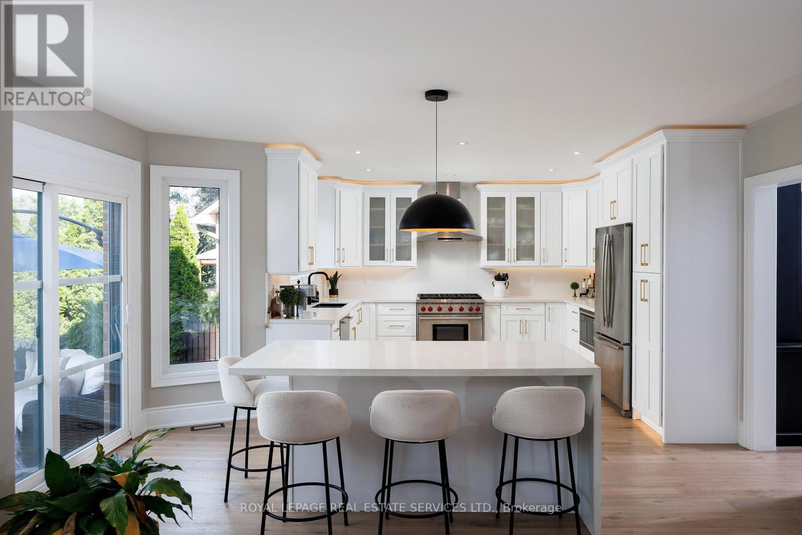 












1483 THE LINKS DRIVE

,
Oakville,




Ontario
L6M2P2

