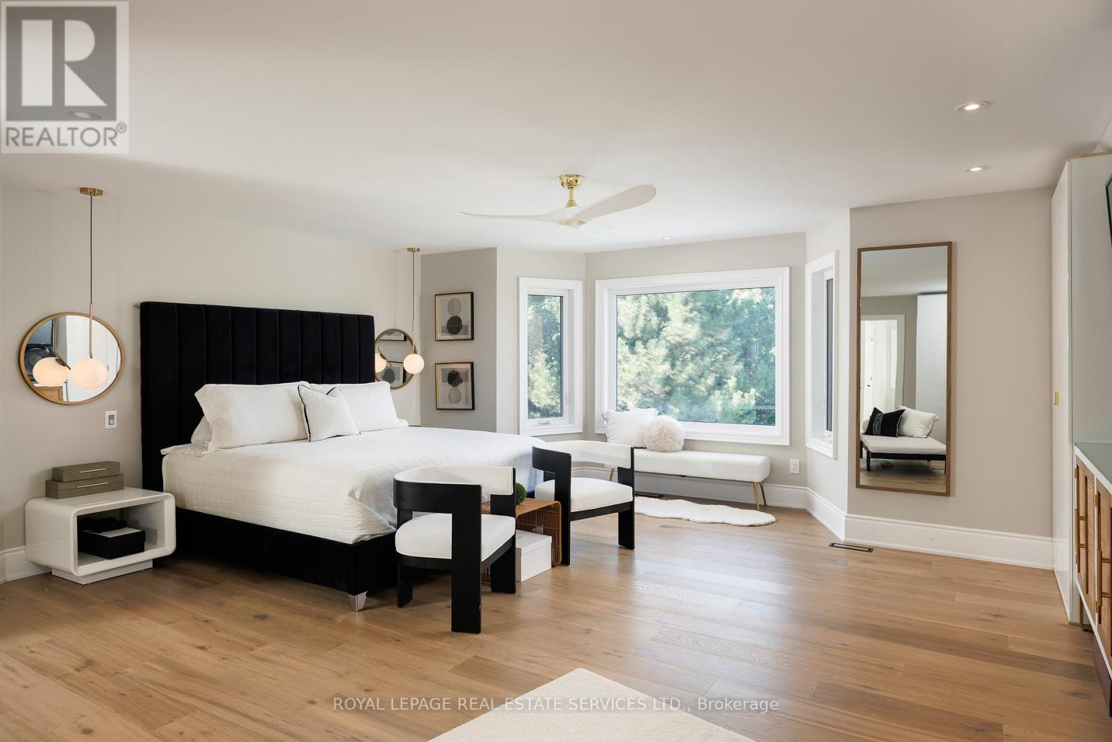 












1483 THE LINKS DRIVE

,
Oakville,




Ontario
L6M2P2

