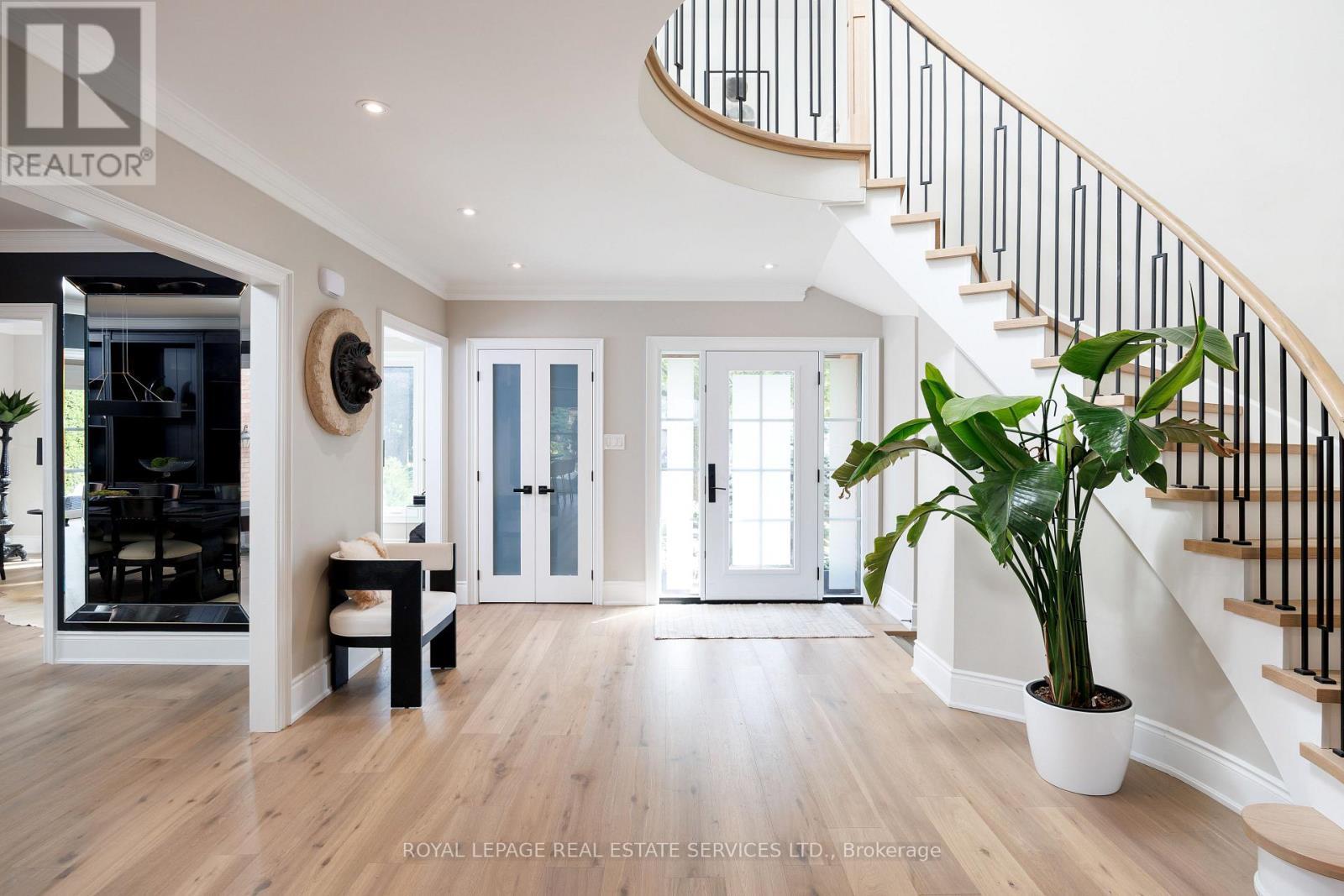 












1483 THE LINKS DRIVE

,
Oakville,




Ontario
L6M2P2

