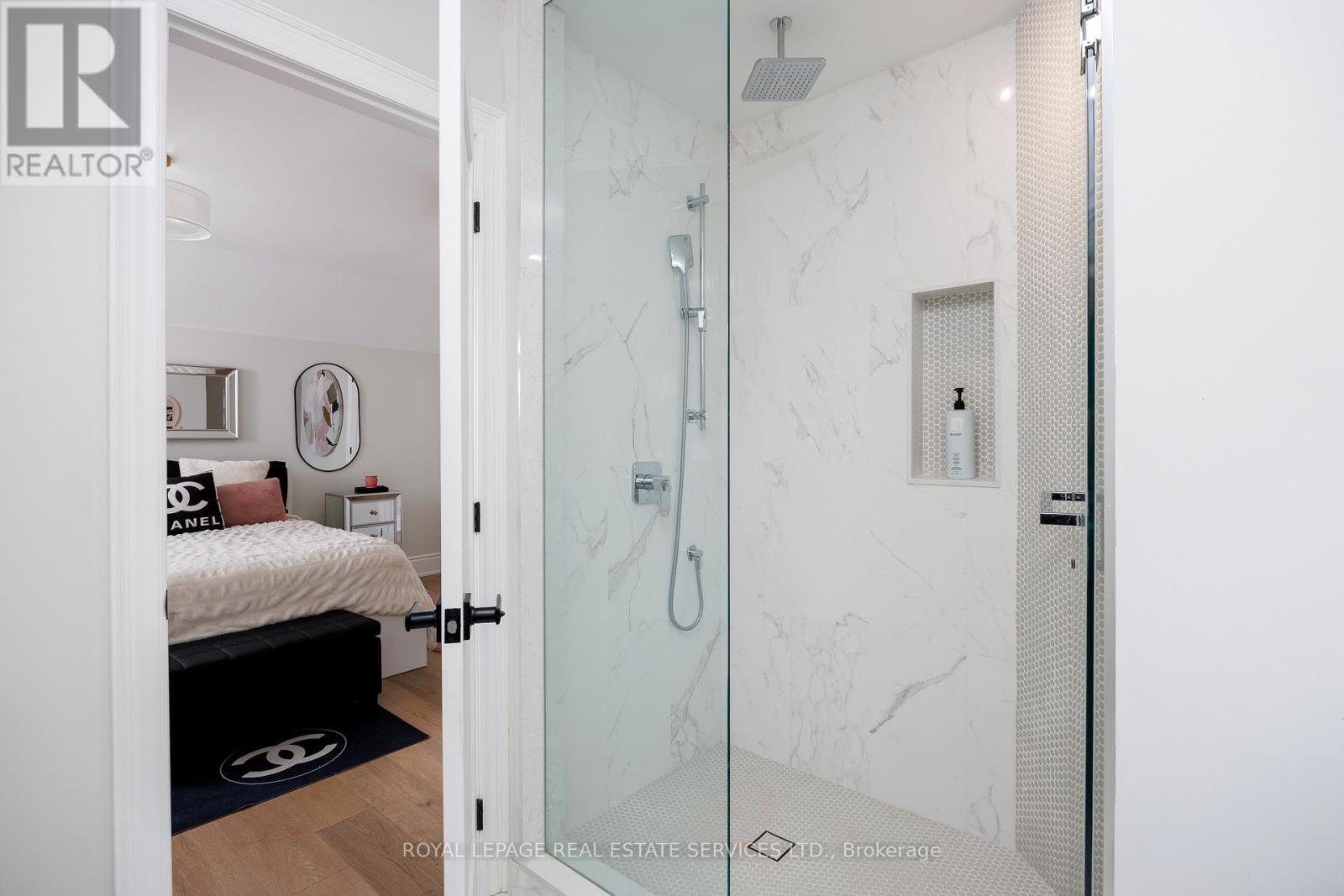 












1483 THE LINKS DRIVE

,
Oakville,




Ontario
L6M2P2

