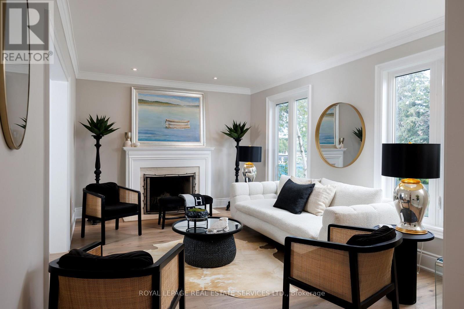 












1483 THE LINKS DRIVE

,
Oakville,




Ontario
L6M2P2

