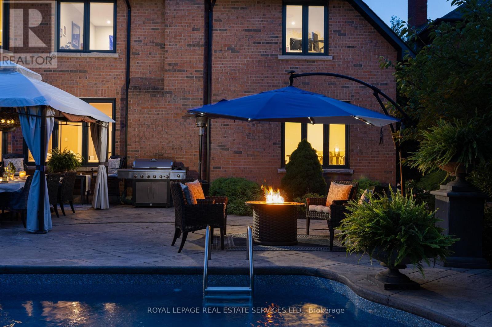 












1483 THE LINKS DRIVE

,
Oakville,




Ontario
L6M2P2

