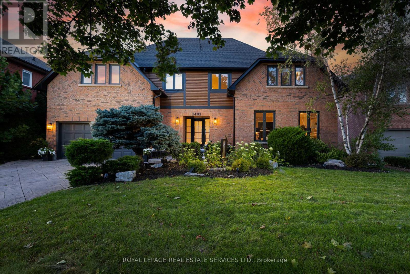 












1483 THE LINKS DRIVE

,
Oakville,




Ontario
L6M2P2

