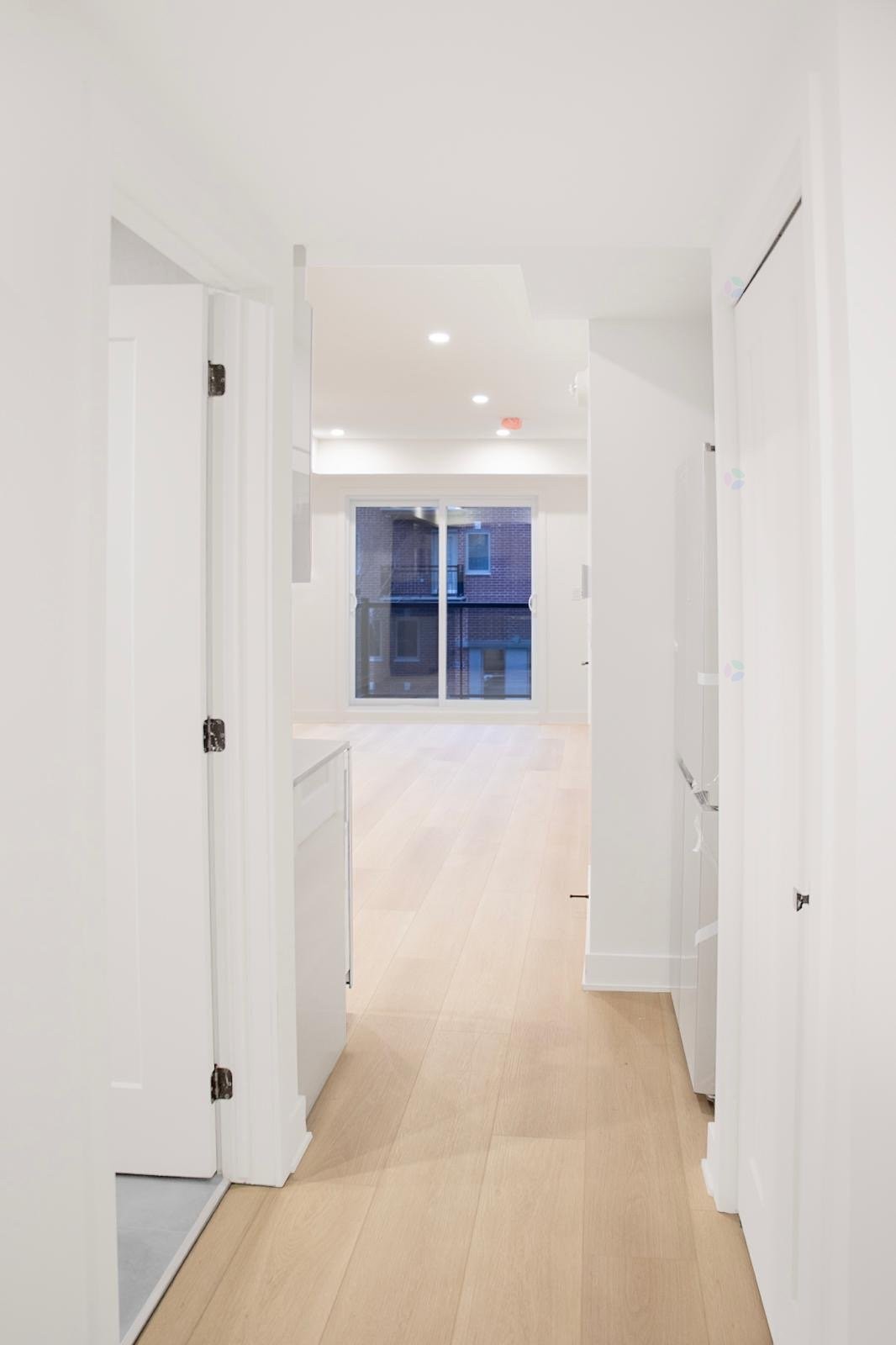 









5350


Av. Victoria

, 206,
Montréal (Côte-des-Neiges/Notre-Dame-de-Grâce),




QC
H3W2P3

