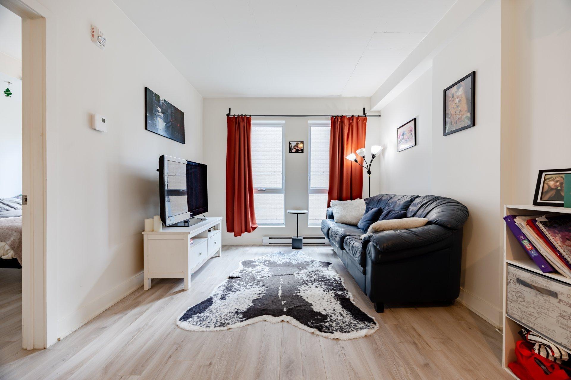 









1200


Rue Crescent

, 801,
Montréal (Ville-Marie),




QC
H3G0G5

