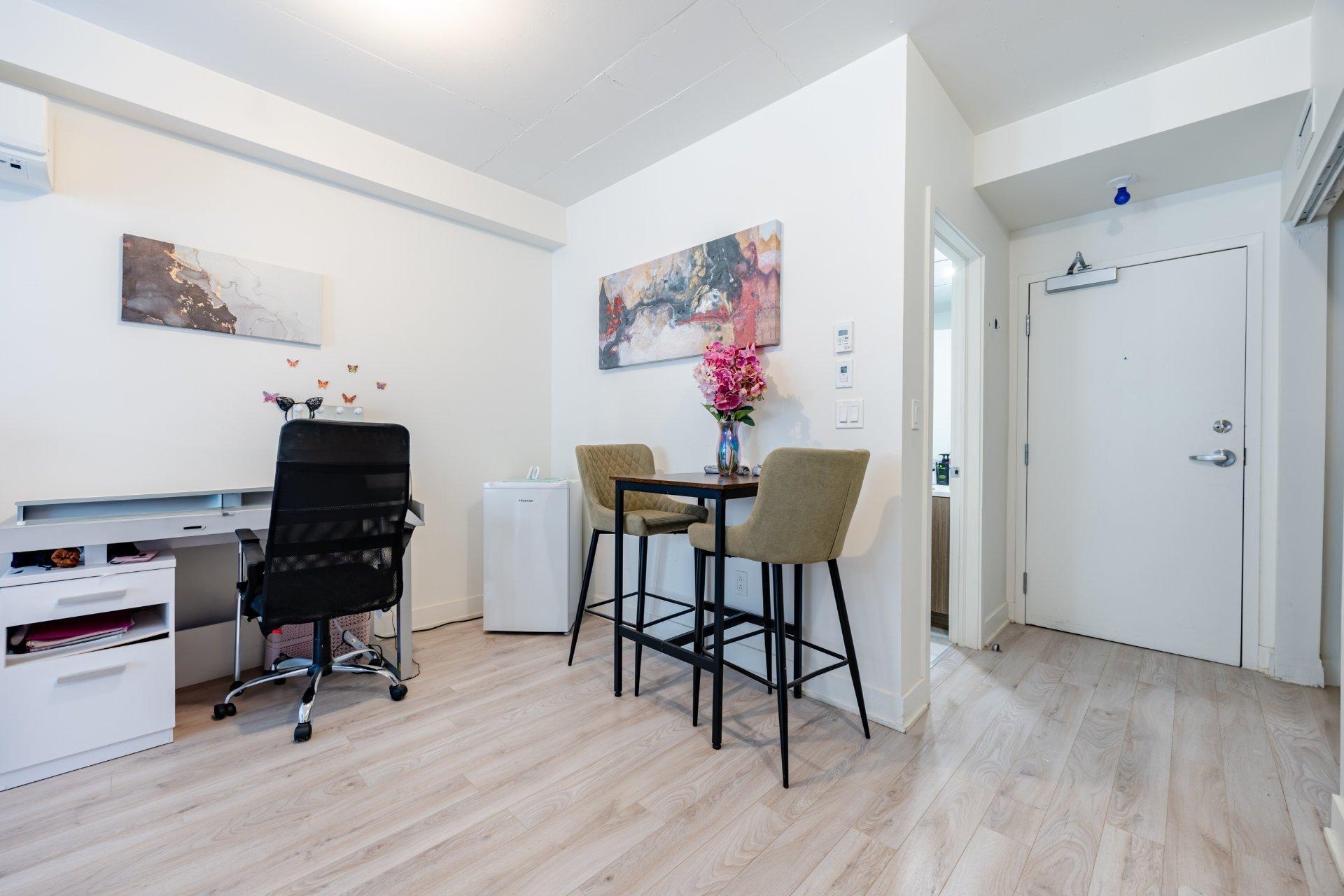 









1200


Rue Crescent

, 801,
Montréal (Ville-Marie),




QC
H3G0G5

