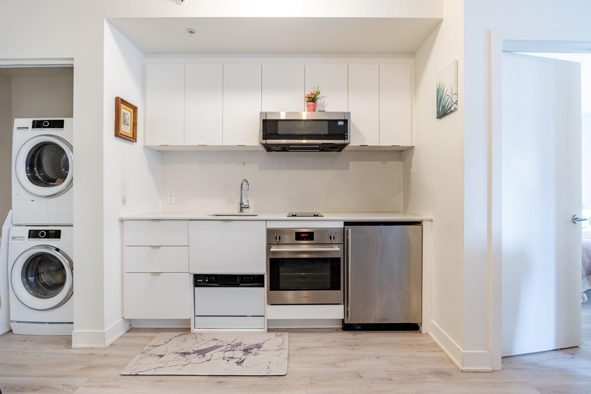 









1200


Rue Crescent

, 801,
Montréal (Ville-Marie),




QC
H3G0G5

