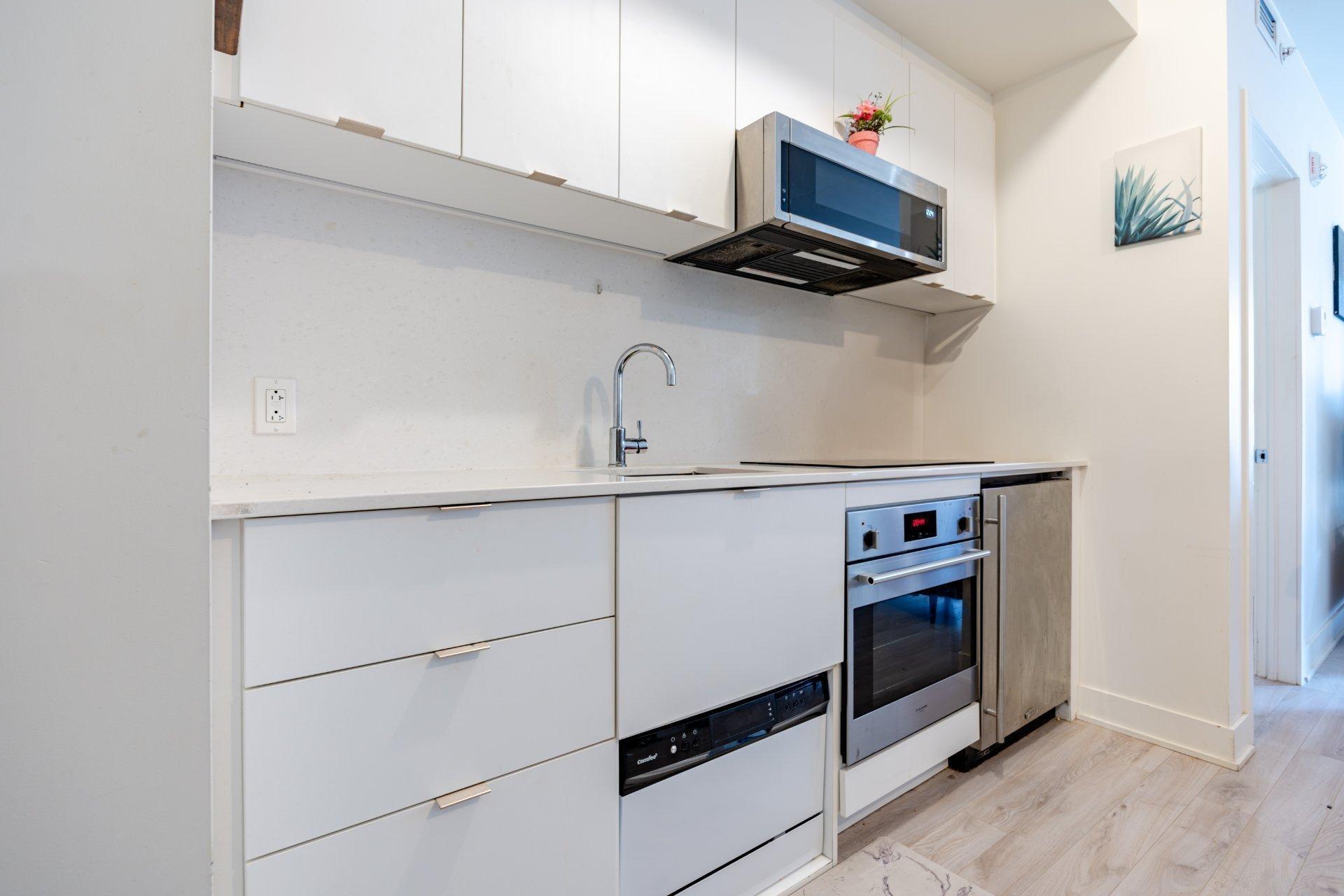 









1200


Rue Crescent

, 801,
Montréal (Ville-Marie),




QC
H3G0G5

