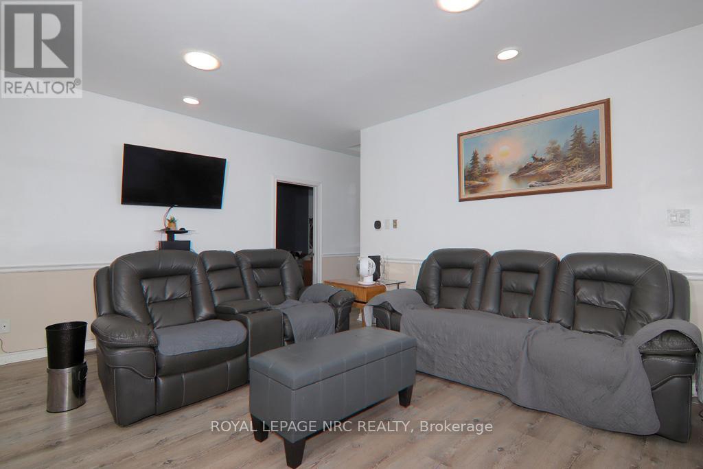 












5192 HAMILTON STREET

,
Niagara Falls (Downtown),




Ontario
L2E2W3

