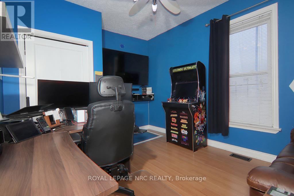 












5192 HAMILTON STREET

,
Niagara Falls (Downtown),




Ontario
L2E2W3

