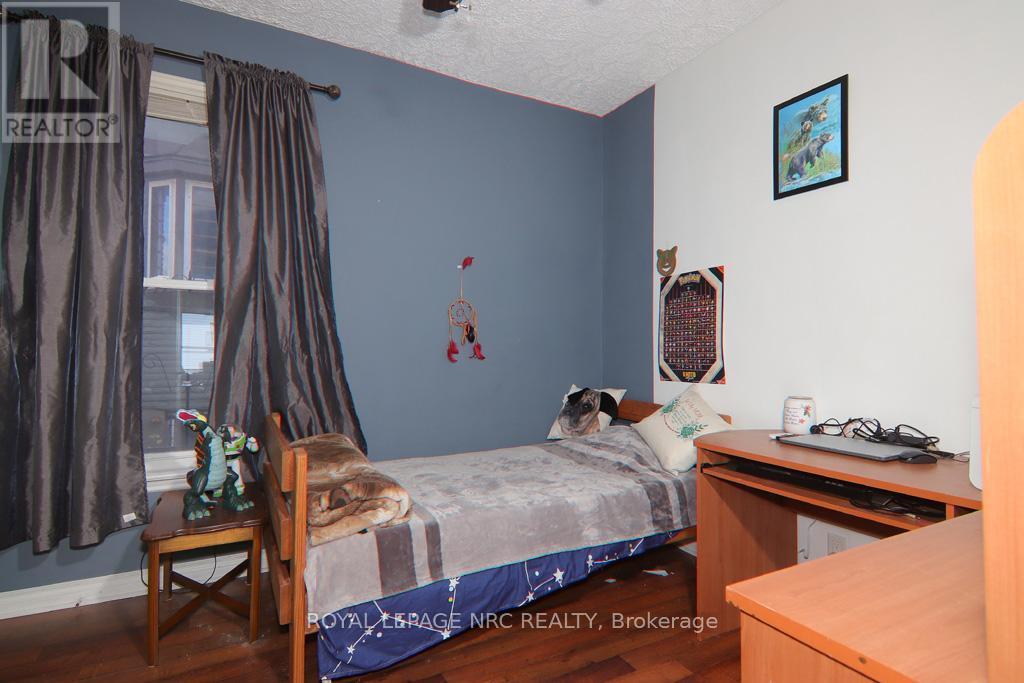 












5192 HAMILTON STREET

,
Niagara Falls (Downtown),




Ontario
L2E2W3

