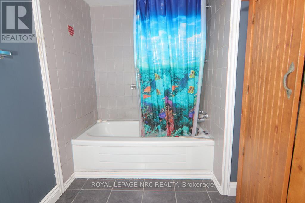 












5192 HAMILTON STREET

,
Niagara Falls (Downtown),




Ontario
L2E2W3

