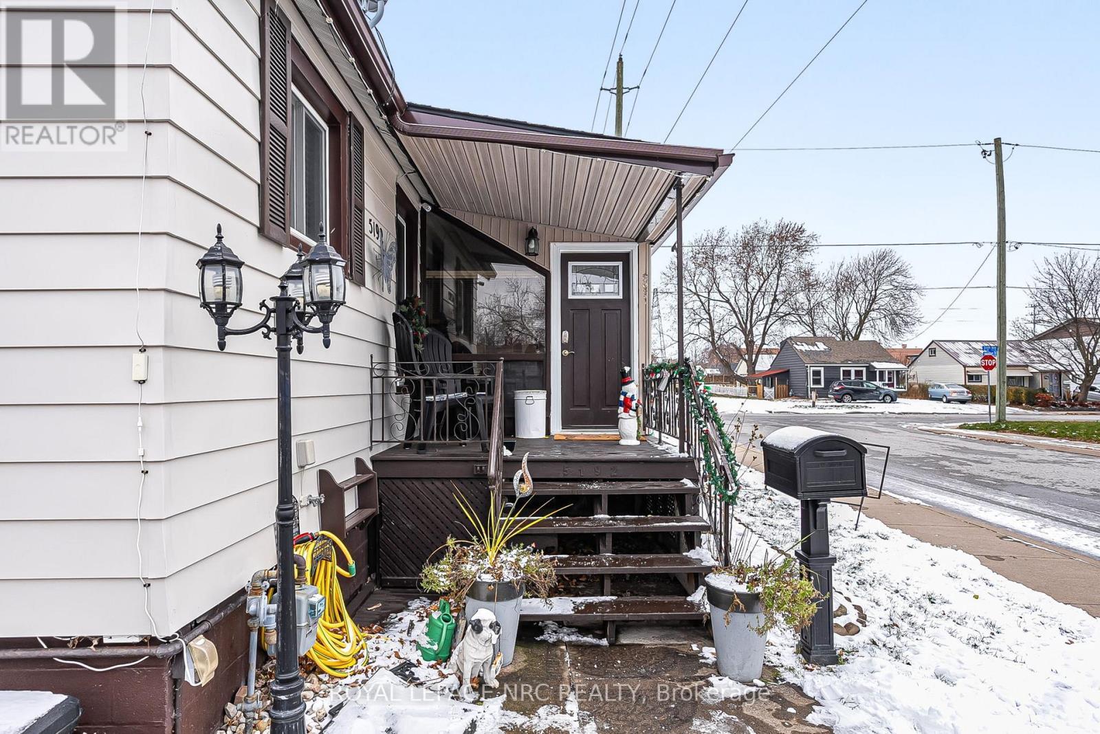 












5192 HAMILTON STREET

,
Niagara Falls (Downtown),




Ontario
L2E2W3

