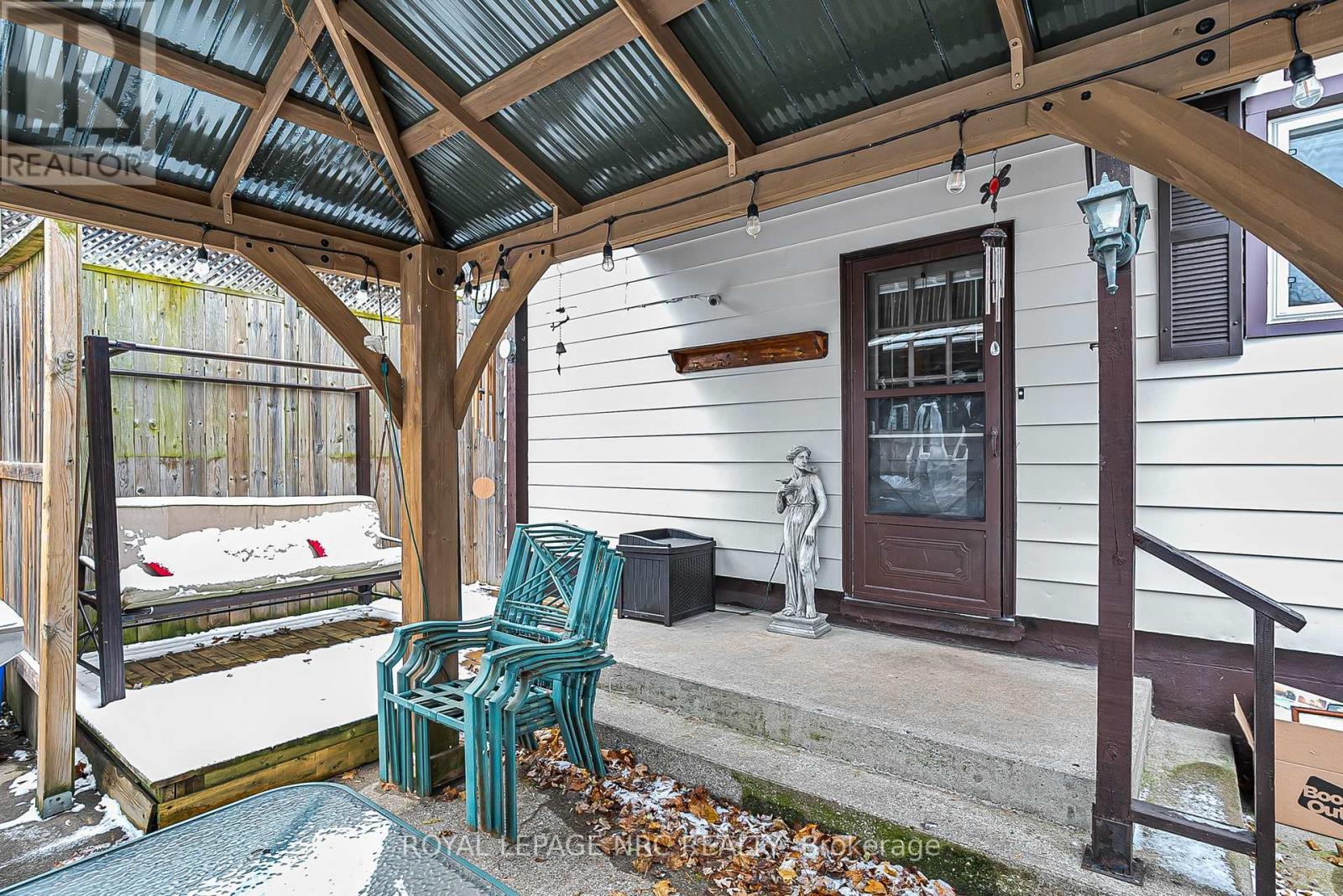 












5192 HAMILTON STREET

,
Niagara Falls (Downtown),




Ontario
L2E2W3

