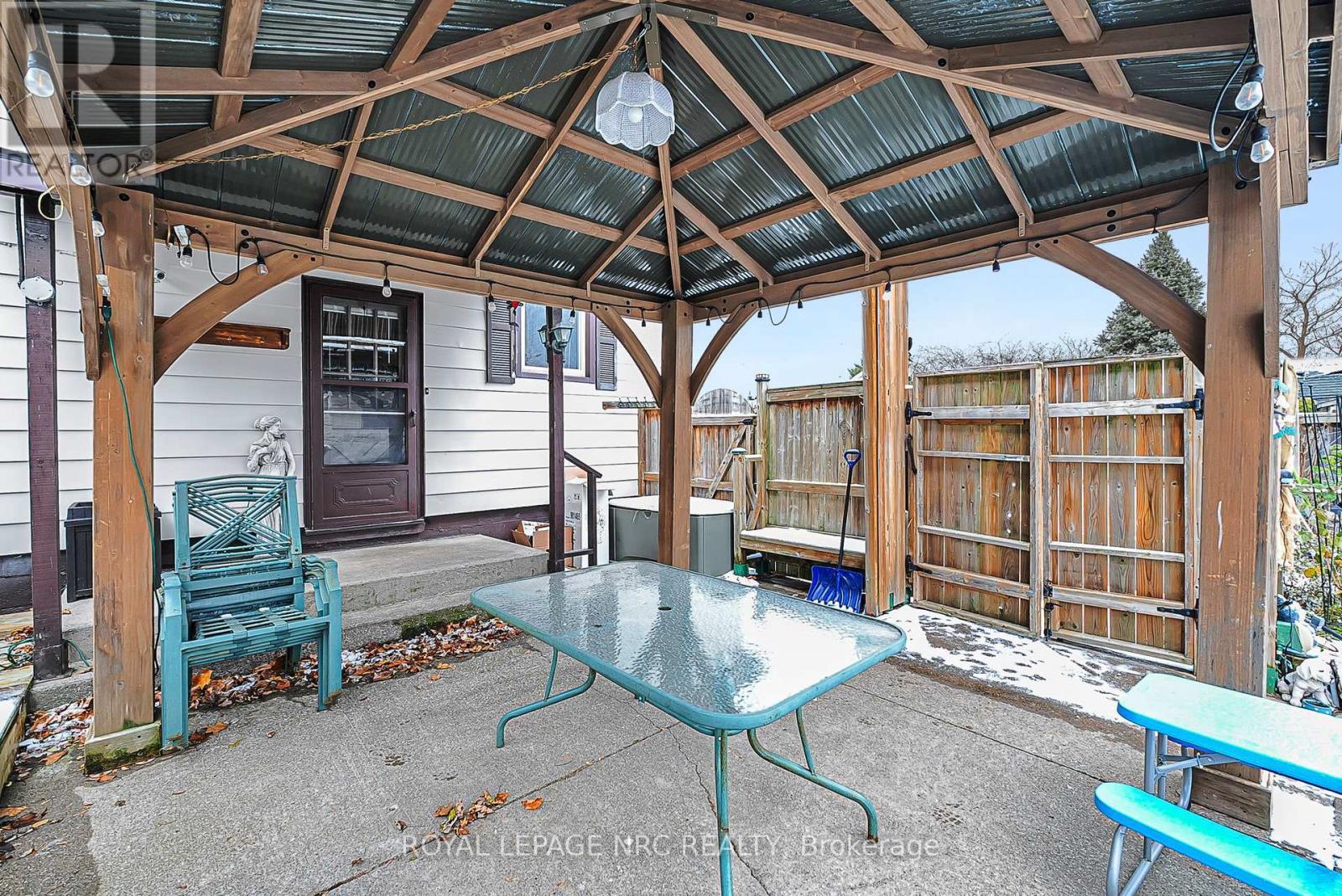 












5192 HAMILTON STREET

,
Niagara Falls (Downtown),




Ontario
L2E2W3

