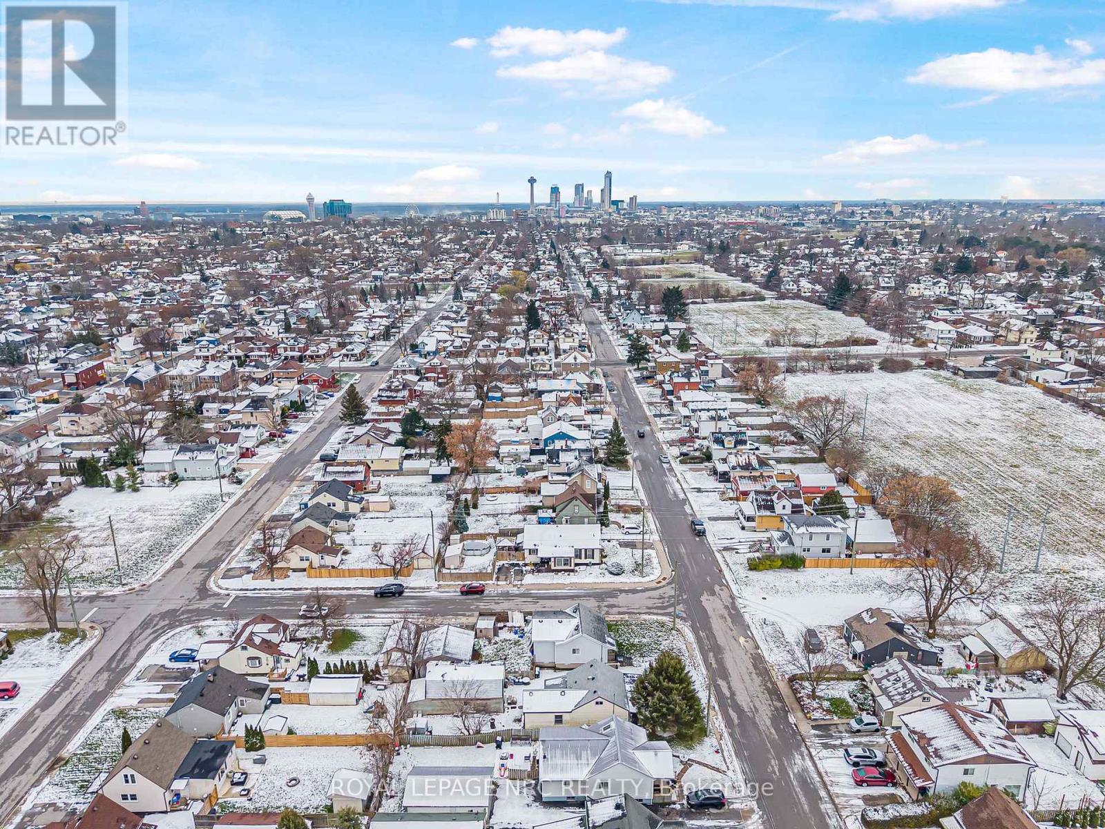 












5192 HAMILTON STREET

,
Niagara Falls (Downtown),




Ontario
L2E2W3

