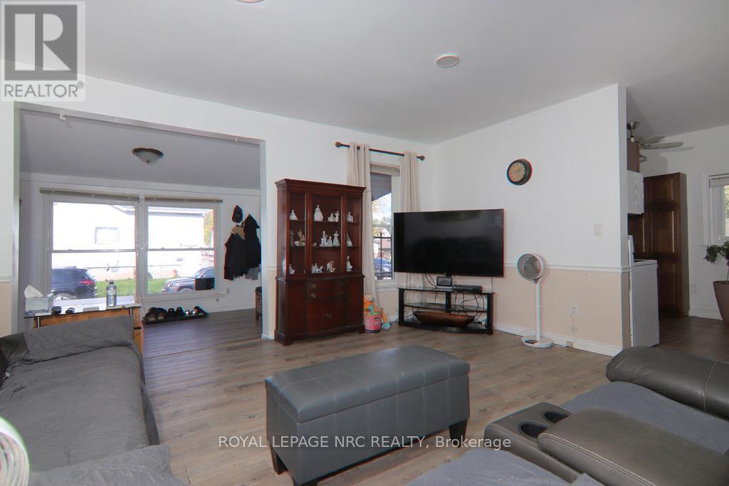 












5192 HAMILTON STREET

,
Niagara Falls (Downtown),




Ontario
L2E2W3

