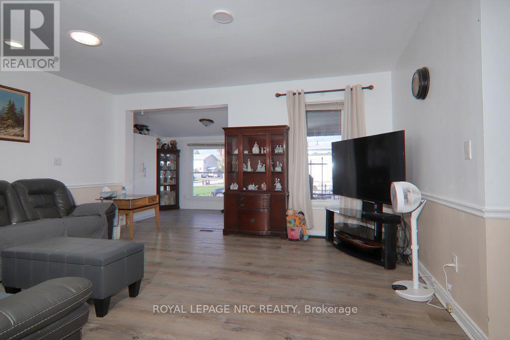 












5192 HAMILTON STREET

,
Niagara Falls (Downtown),




Ontario
L2E2W3

