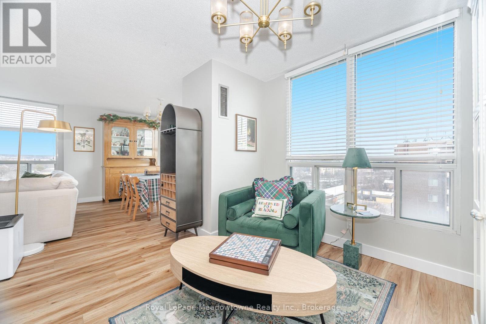 












1003 - 100 MILLSIDE DRIVE

,
Milton (OM Old Milton),




Ontario
L9T5E2

