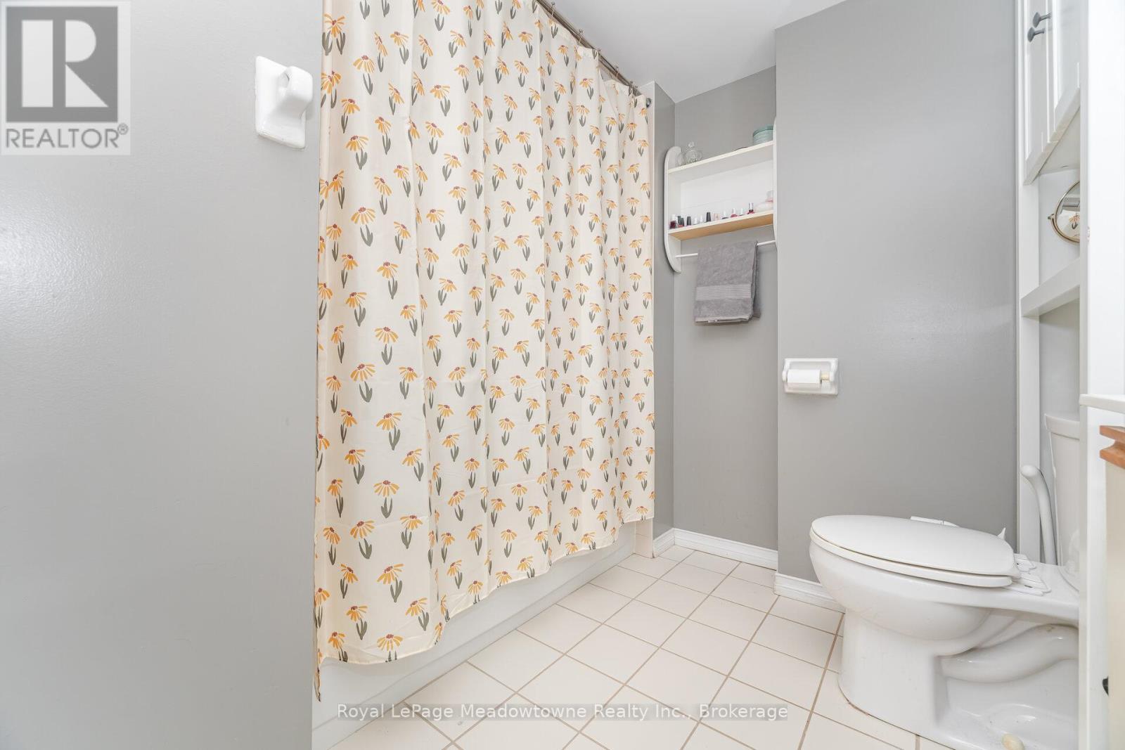 












1003 - 100 MILLSIDE DRIVE

,
Milton (OM Old Milton),




Ontario
L9T5E2

