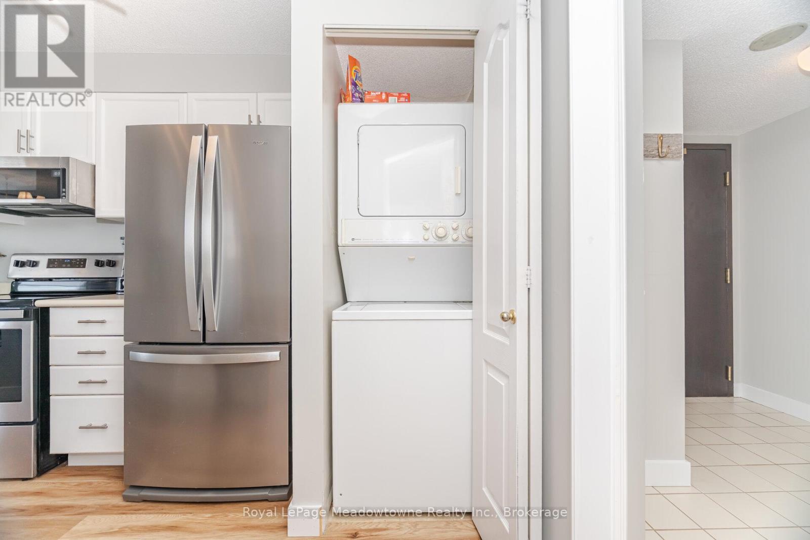 












1003 - 100 MILLSIDE DRIVE

,
Milton (OM Old Milton),




Ontario
L9T5E2

