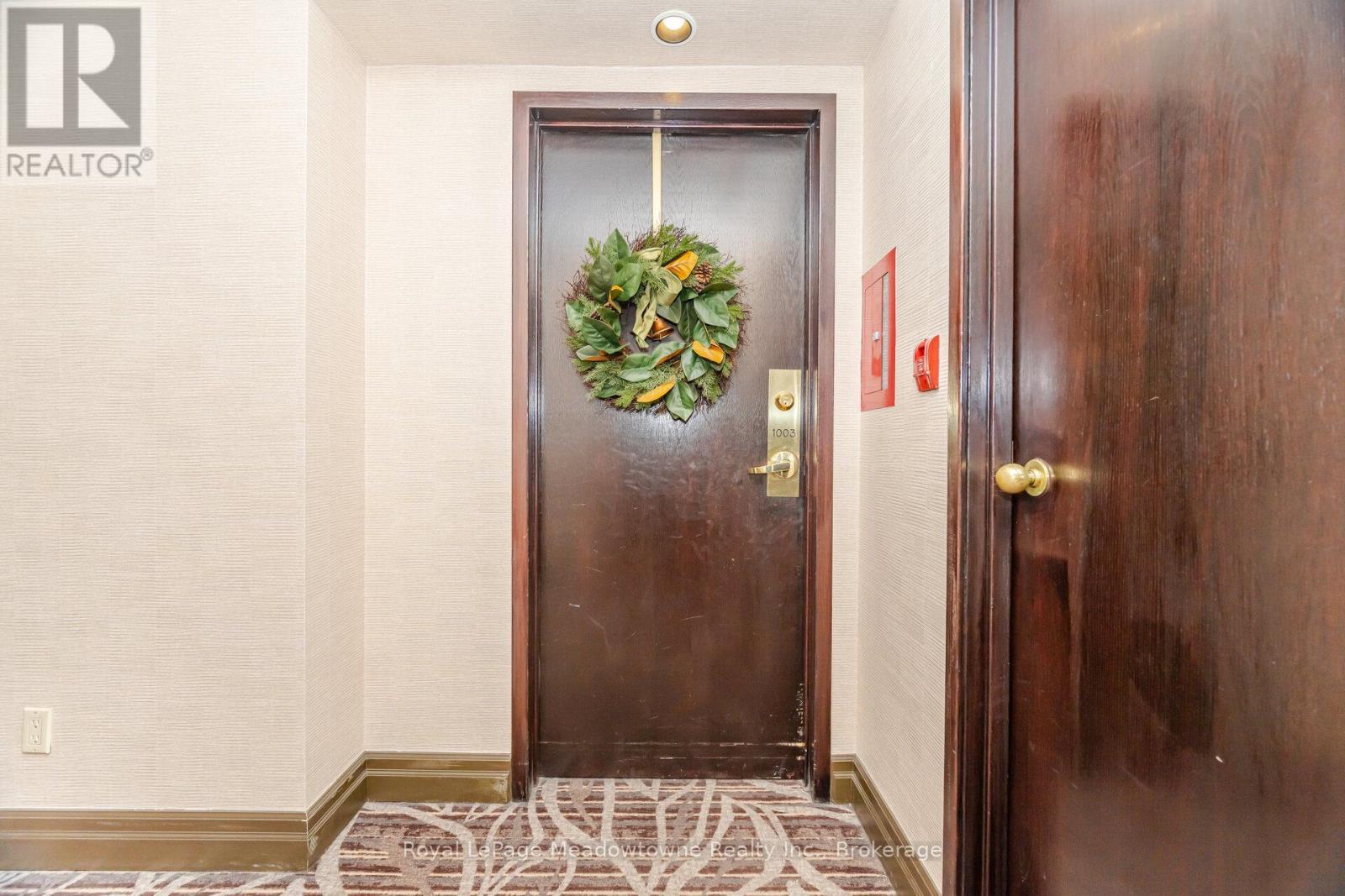 












1003 - 100 MILLSIDE DRIVE

,
Milton (OM Old Milton),




Ontario
L9T5E2

