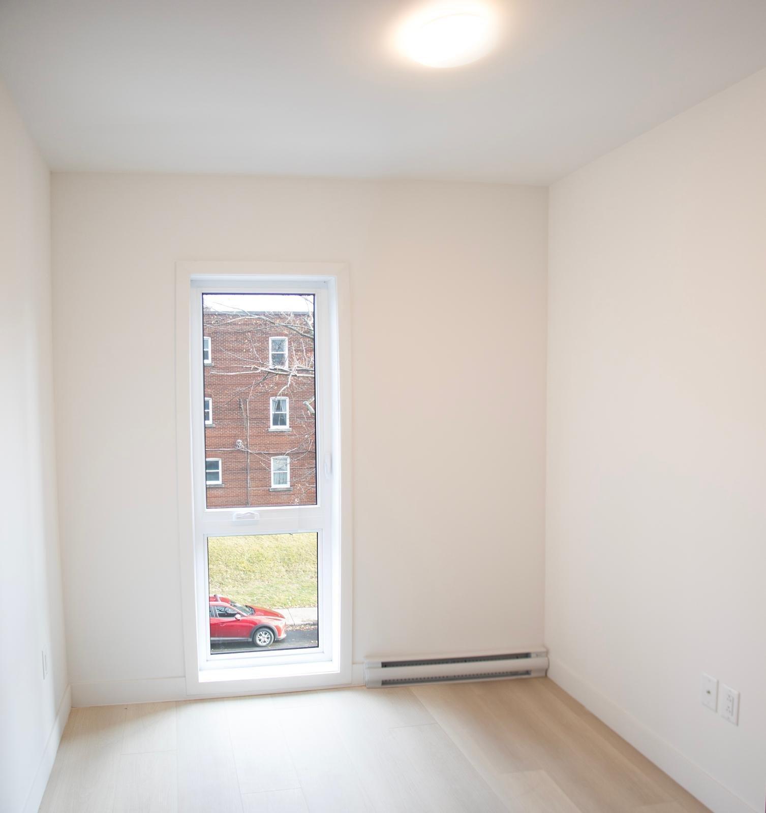 









5350


Av. Victoria

, 204,
Montréal (Côte-des-Neiges/Notre-Dame-de-Grâce),




QC
H3W2P3


