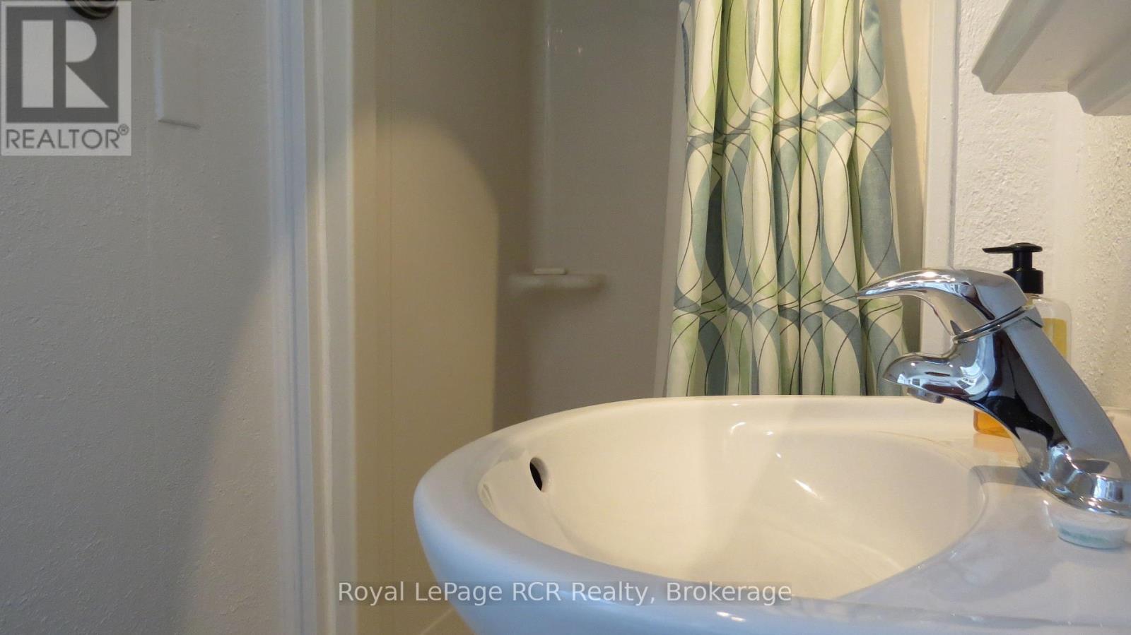 












164 EDWARD STREET

,
Saugeen Shores,




Ontario
N0H2L0

