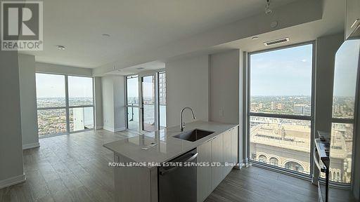 












4511 - 430 SQUARE ONE DRIVE

,
Mississauga,




Ontario
L5B0L6

