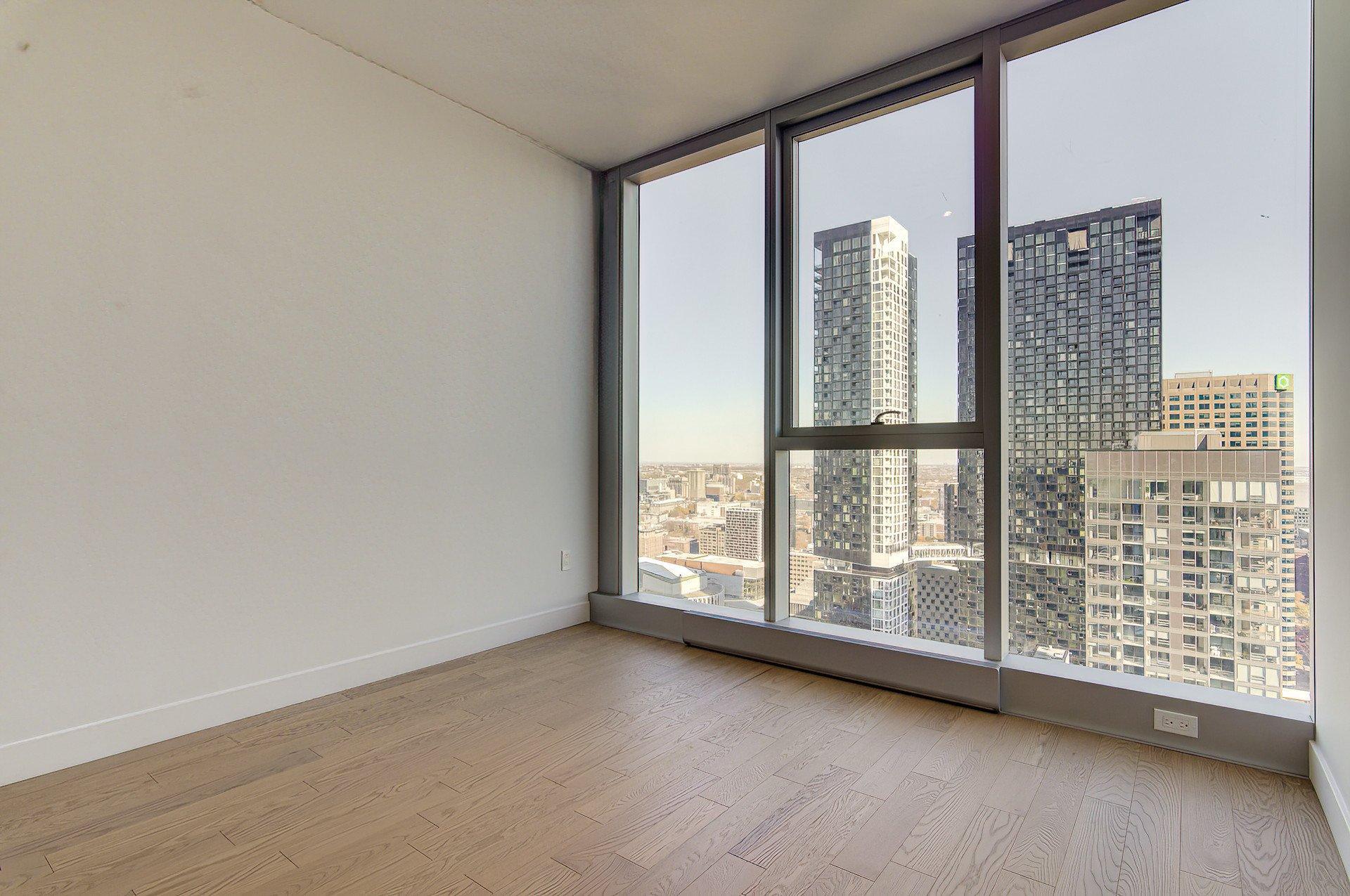 









1205


Place Phillips

, 3411,
Montréal (Ville-Marie),




QC
H3B0H3

