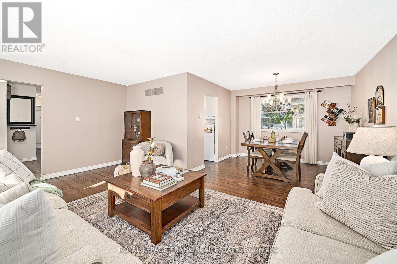 












7 JUDY COURT

,
Markham (Markham Village),




Ontario
L3P3R8

