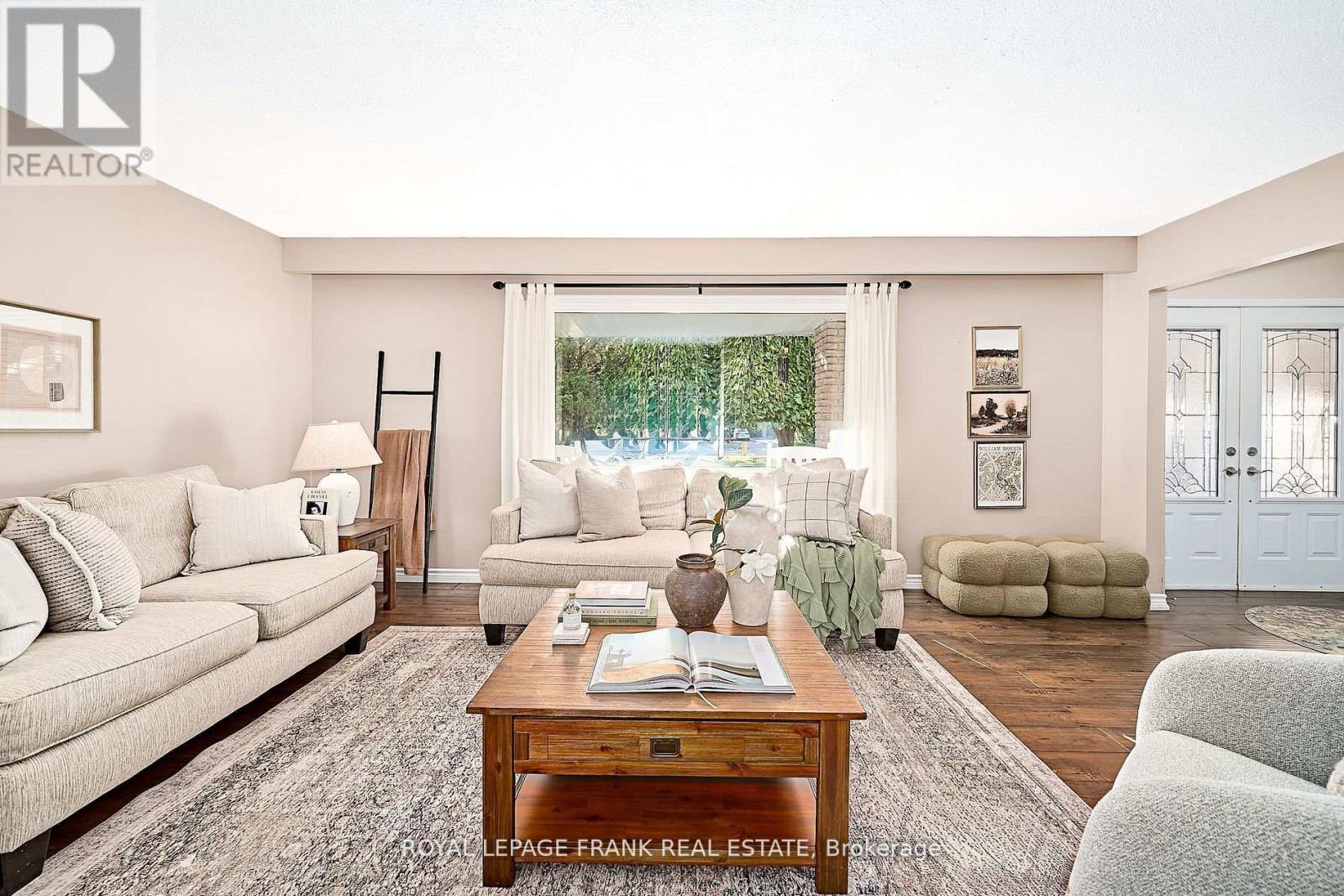 












7 JUDY COURT

,
Markham (Markham Village),




Ontario
L3P3R8

