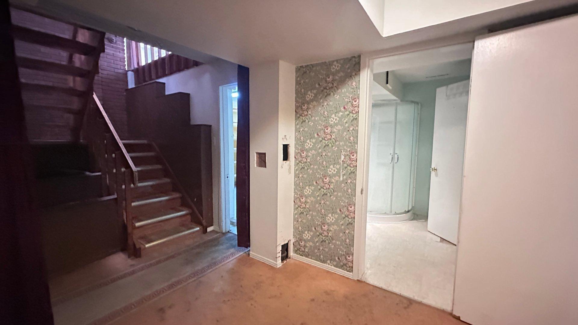 









1102


Boul. de La Salette

,
Saint-Jérôme,




QC
J5L2J7

