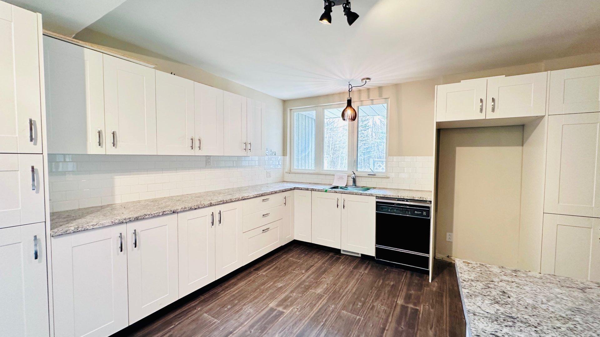 









1102


Boul. de La Salette

,
Saint-Jérôme,




QC
J5L2J7

