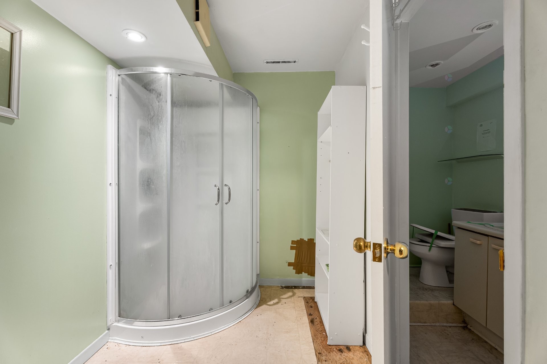 









1102


Boul. de La Salette

,
Saint-Jérôme,




QC
J5L2J7

